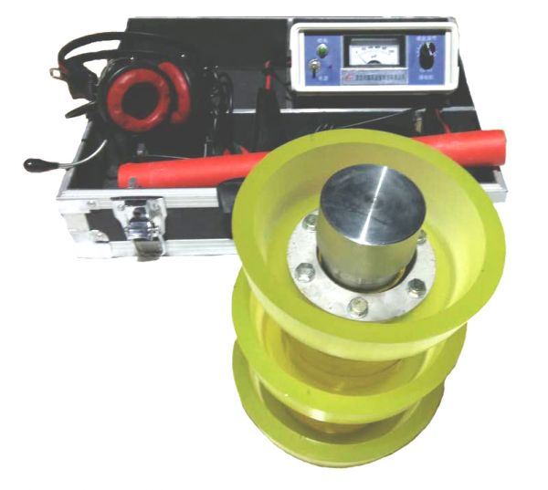 清管器與接收機(jī).jpg 清管器與接收機(jī).jpg